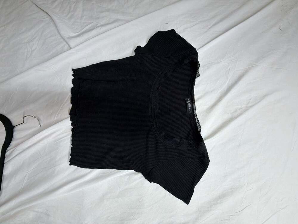 Liz & Sara Black Ribbed Lettuce Edge Top with Lace Trim